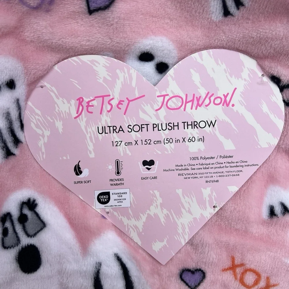 Betsey Johnson Halloween Ghosts XOXO Pastel Pink Ultra Soft Plush Throw 50 x 60